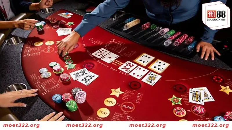 Chia bài tẩy đầu ván cho người chơi